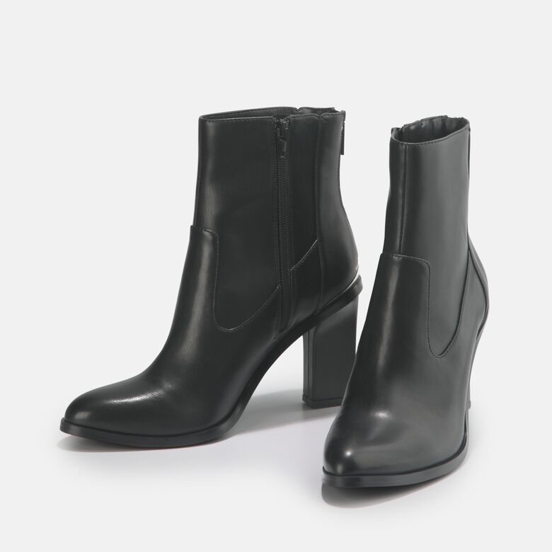 Zoe Ankle