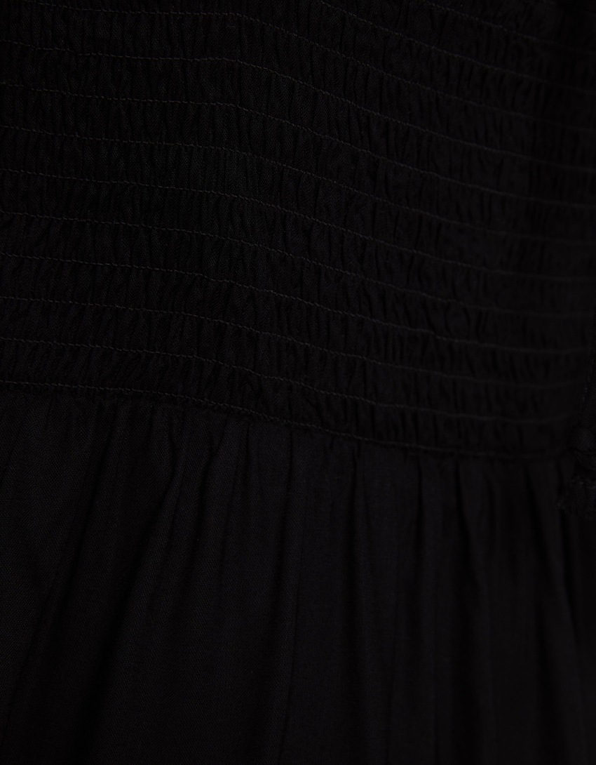 Vestido curto frente única