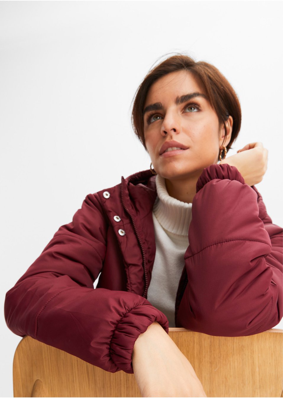 Veste matelassée raccourcie avec capuche et taille réglable