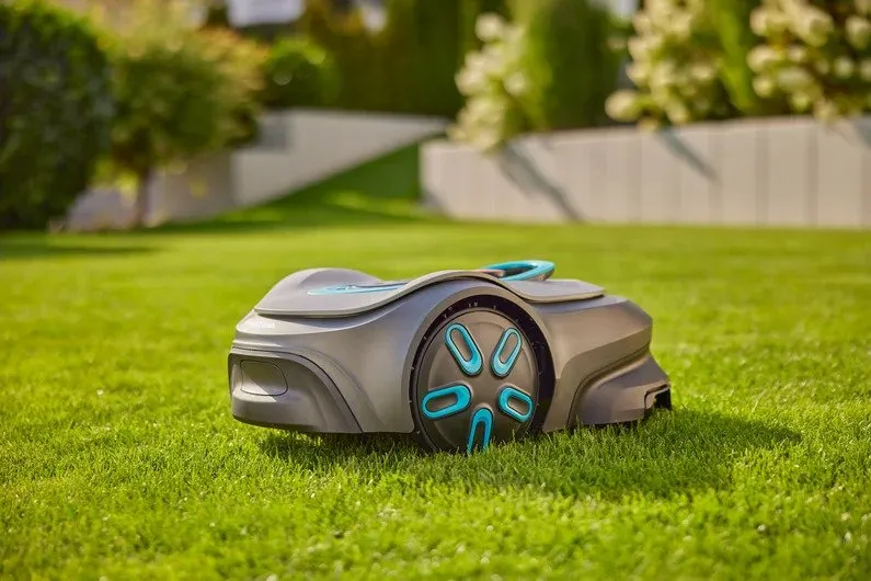 Gardena Robotplæneklipper smart SILENO max - 900 m²