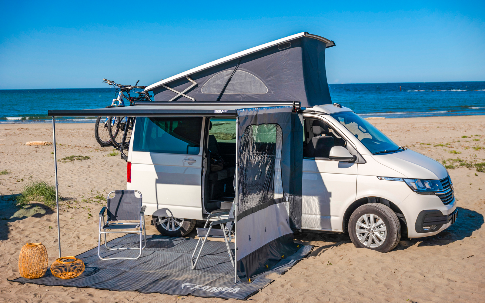 Fiamma Wandmarkise F45s 300 cm für VW T5 / T6 / Multivan / Transporter Langer Radstand Linkslenker (Titanium / Royal Grey)