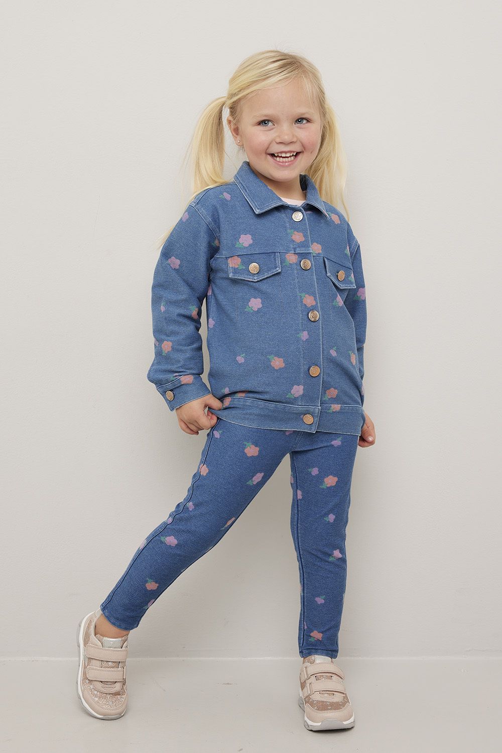 Denimjakke med blomsterprint Jenny