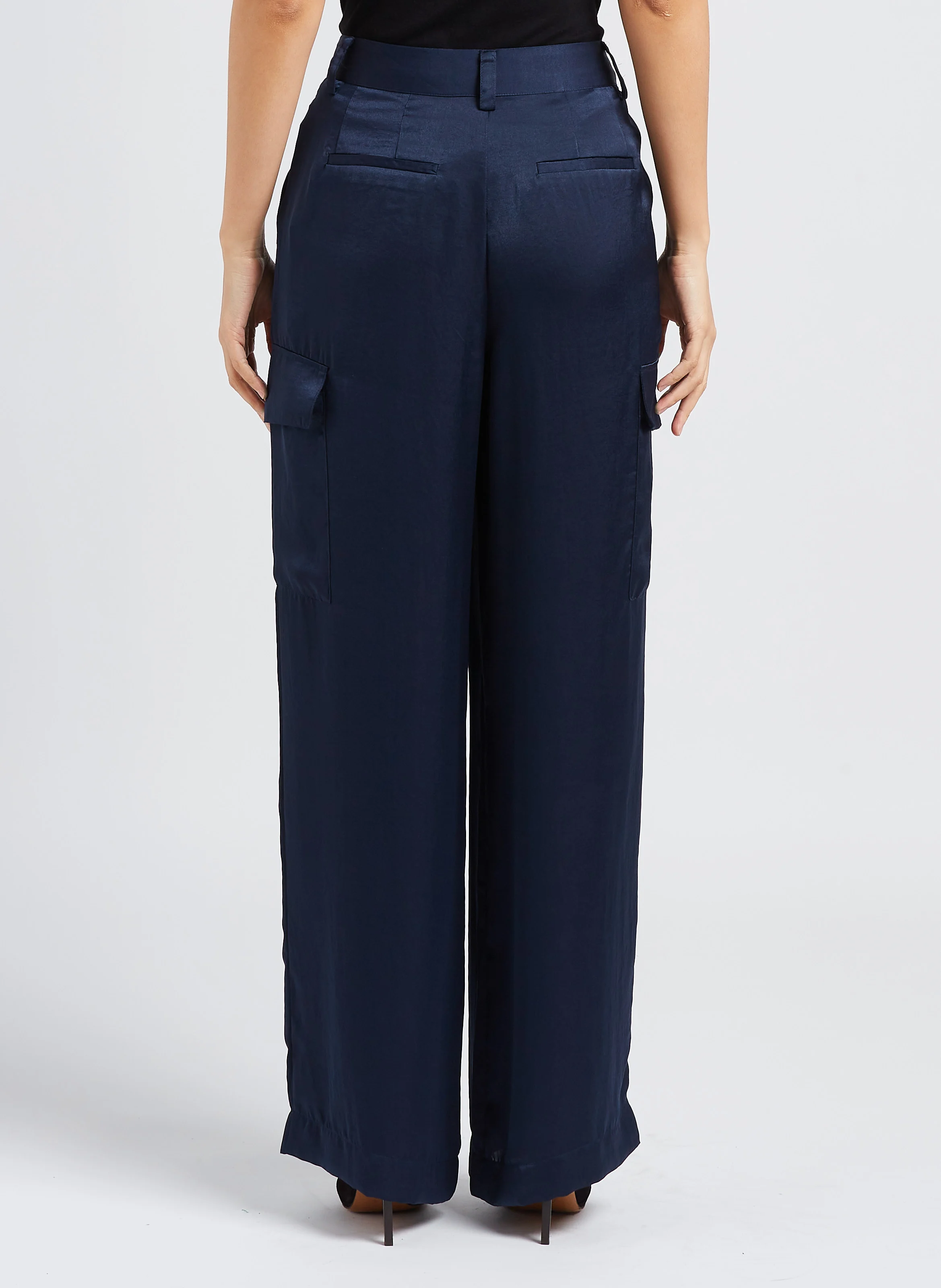 CARY - Pantalon cargo taille haute satiné | Bleu