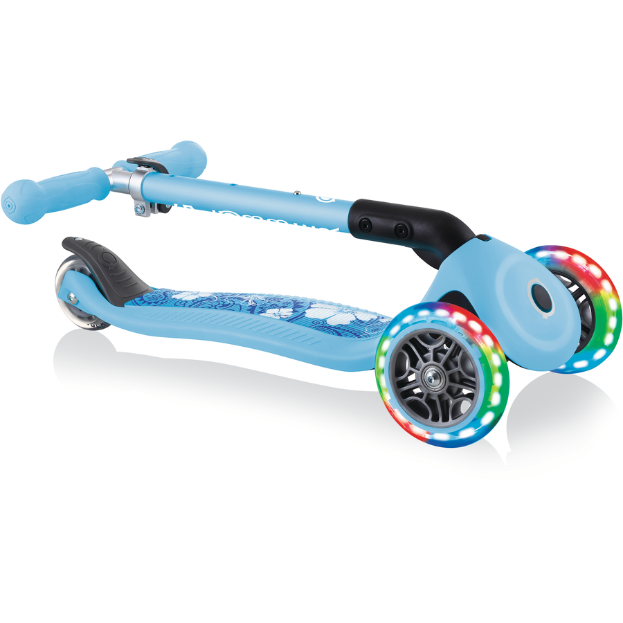 GLOBBER JUNIOR FOLDABLE FANTASY LIGHTS pastellblau-Flowers, mit Leuchtrollen