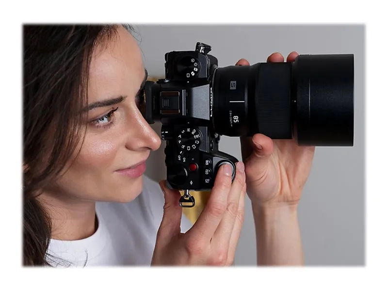 Panasonic Lumix S S-S85E - Telefoto objektiv - 85 mm - f/1.8 - L-Mount - for Leica SL2, SL2-S; Leica CL; Panasonic Lumix DC-BS1H, S1, S1R, S1H, S5, S5M2, S5M2X; Sigma fp, fp L