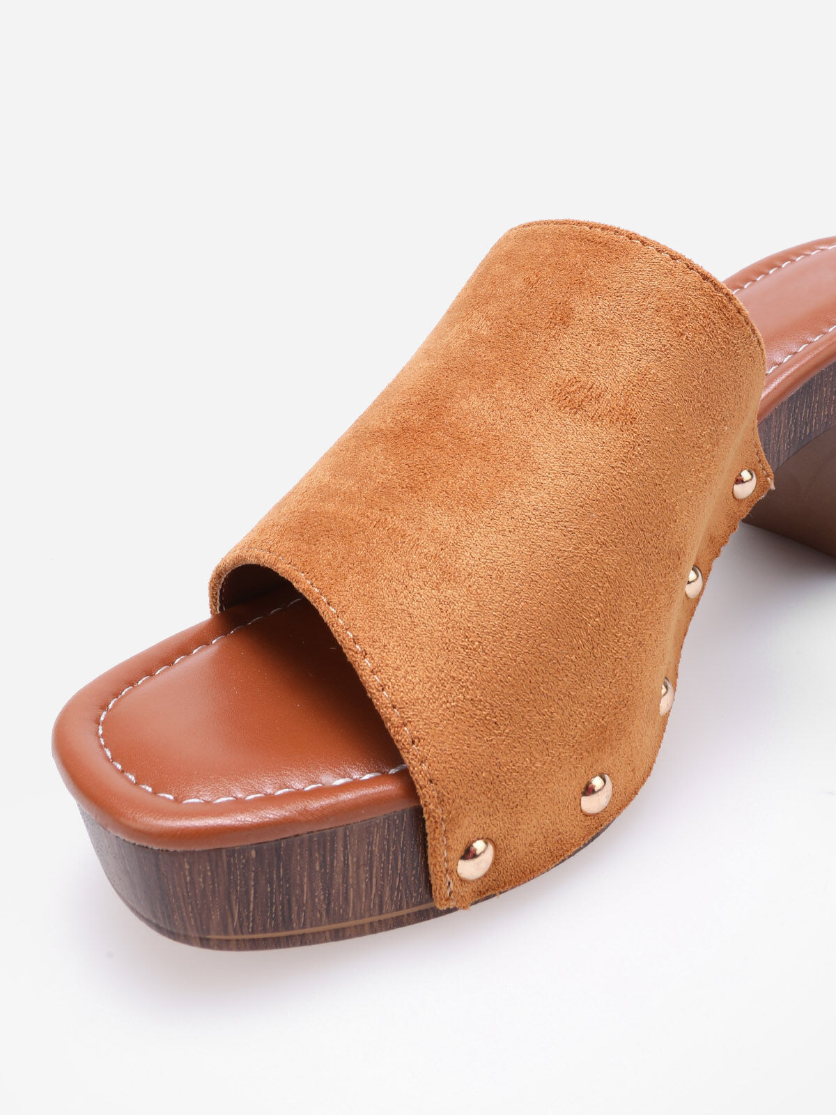 Mules sabots cloutées en suédine- Camel