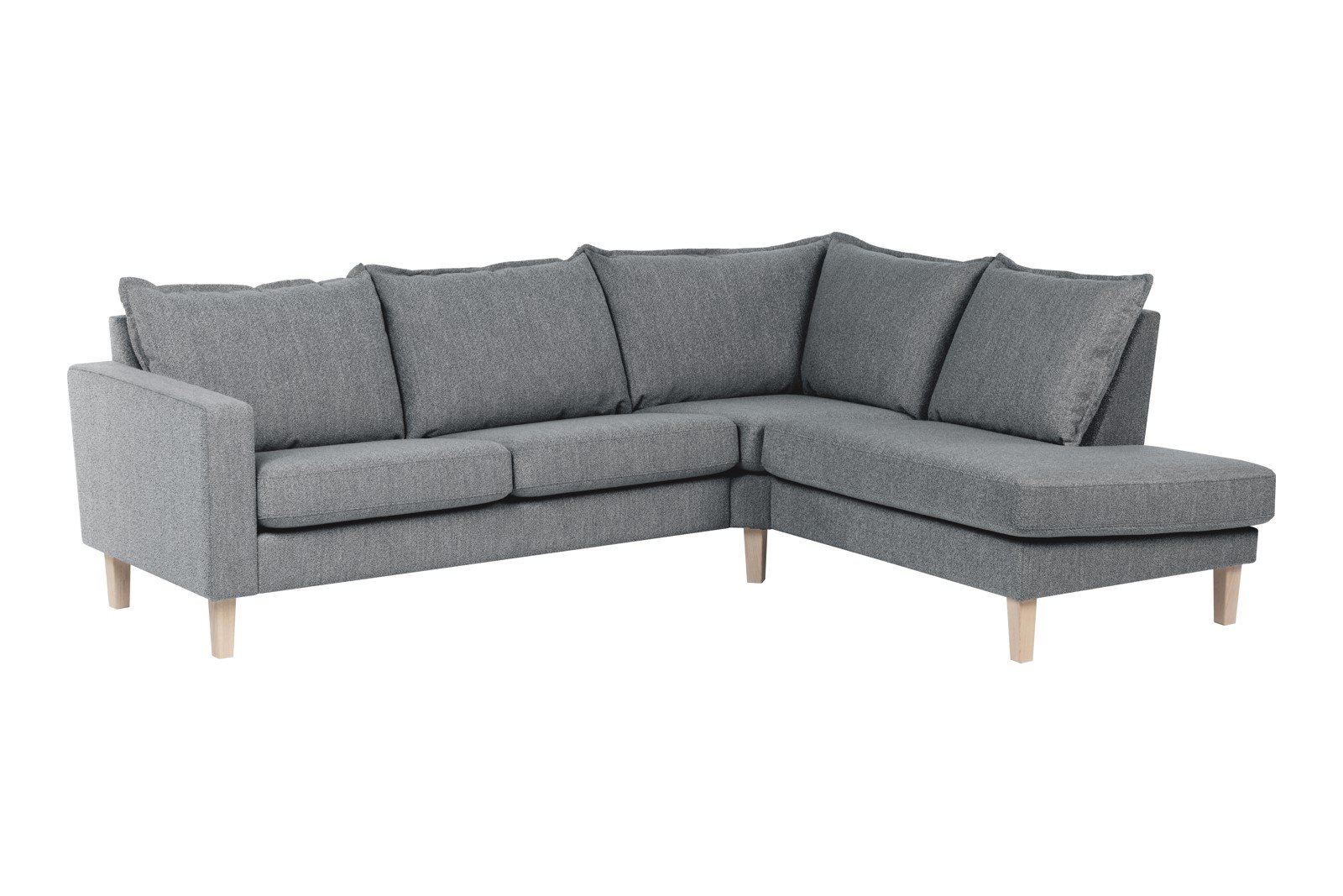 Slogen hjørnesofa Oppsett AH. 2,5-seter med åpen ende høyre. Tekstil Viva Grey med soft ryggpute. Vange B og hvitpigmentert ben 178.
