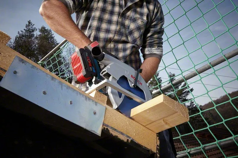 Bosch Combo Kit 3 18V Tools: GSB 18V-110C + GKS 18V-68GC + GSA 18V-28 + 1 4.0 AH Battery (PROCORE) + 2 5.5 AH Batteries (PROCORE) + GAL 1880CV (L) Professional