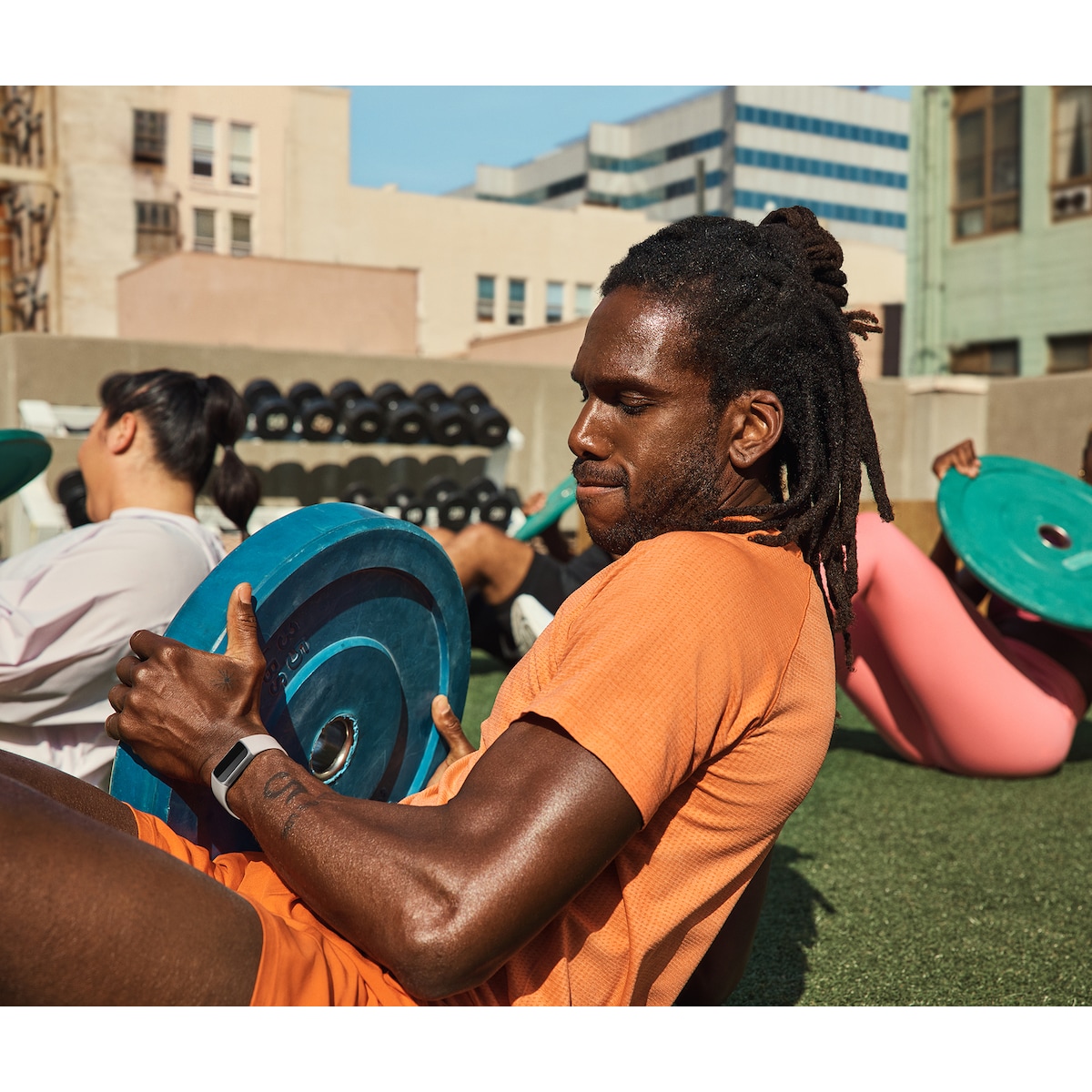 Fitbit Charge 6 aktivitetsarmbånd (sort)