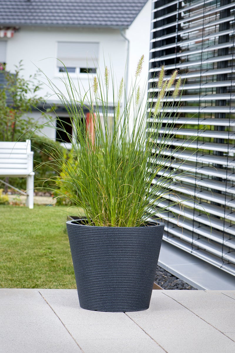 Scheurich Coneo 49, plantenbak/bloempot, rond, van kunststof, kleur: zwart graniet, 46,7 cm diameter, 39,2 cm hoog, inhoud 46 l.