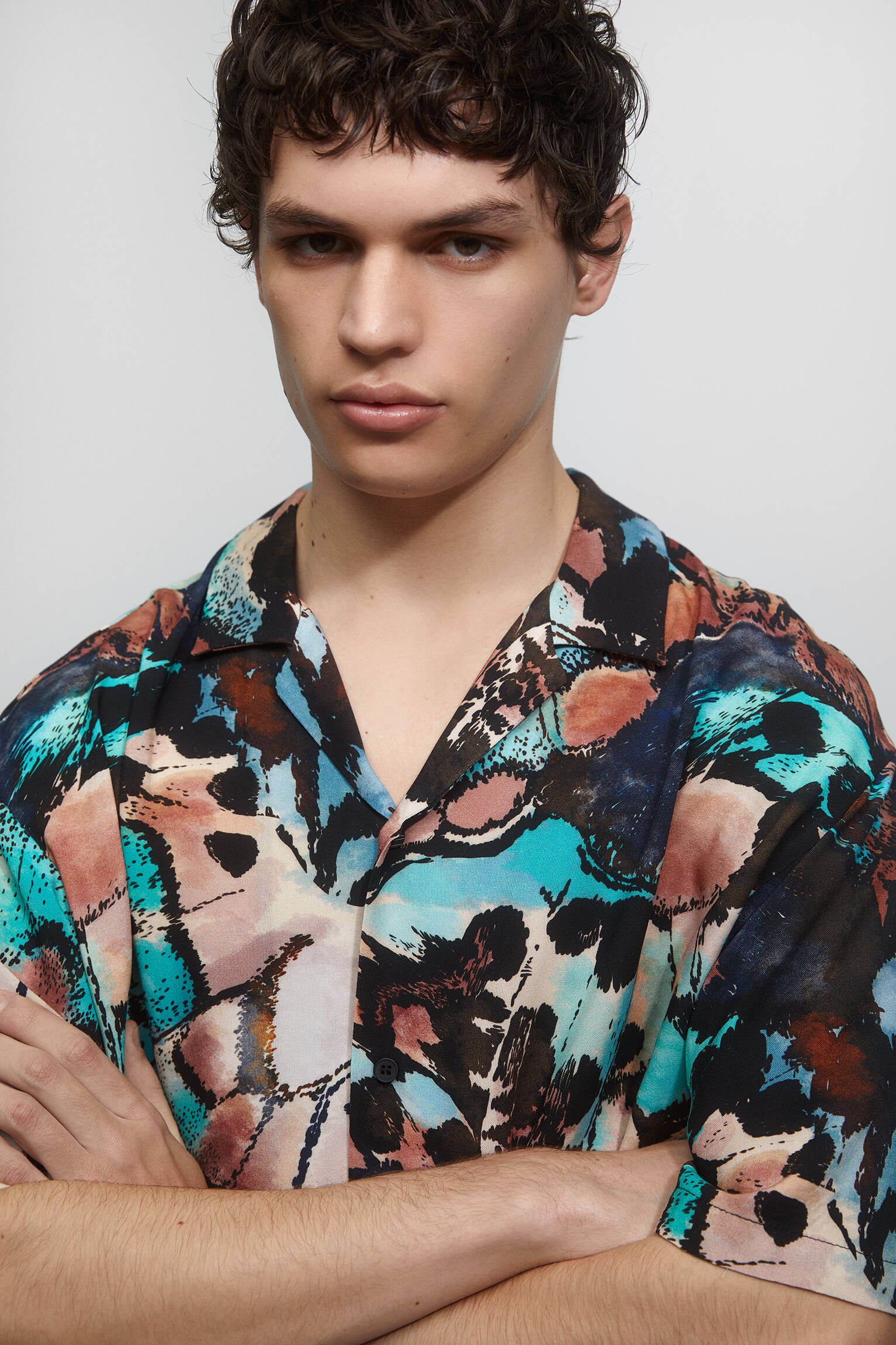 CAMISA ESTAMPADA DE MANGA CURTA - TURQUESA