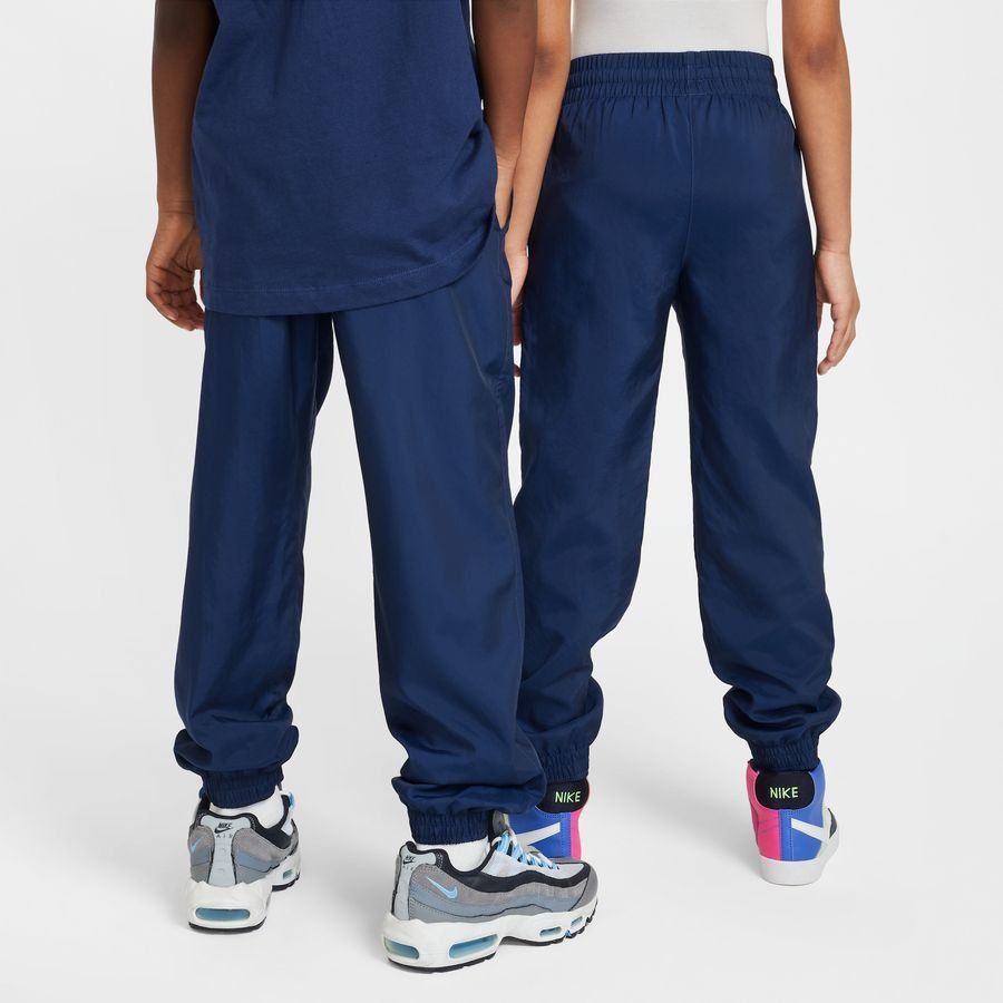 Nike Sportswear Club