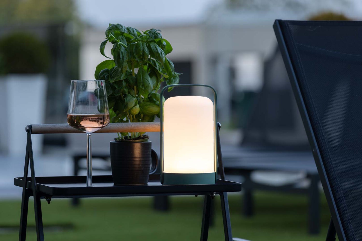 Fern LED tafellamp voor buiten, groen. 12 x 12 x 22 cm