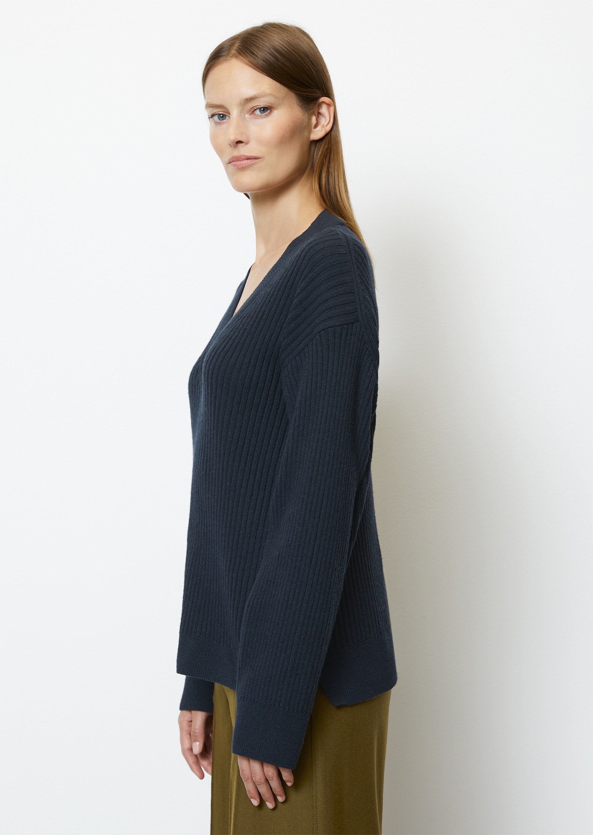 V-Neck-Strickpullover looseaus italienischem Schurwolle-Mix