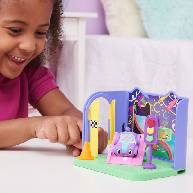 Gabby's Dollhouse - Deluxe Raum - Spielzimmer mit Carlita