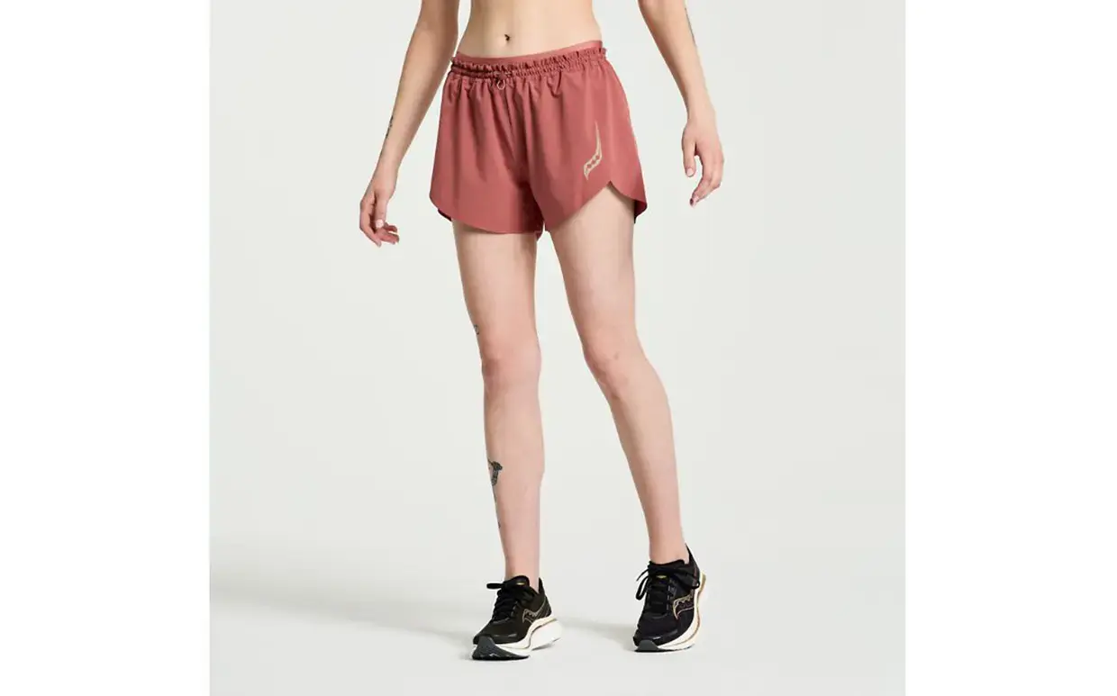 Saucony Pinnacle 2.5 Inch Hardloopbroek Kort Donkerrood Dames