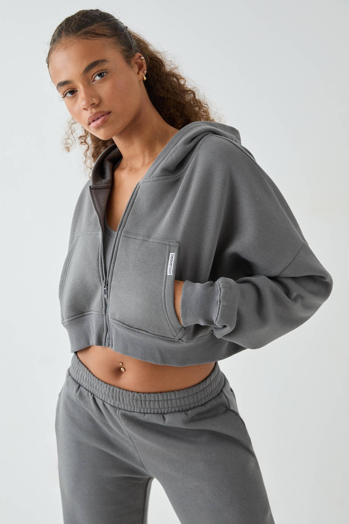 Sweat à Casynthétiqueche Court Boxy DSGN Studio