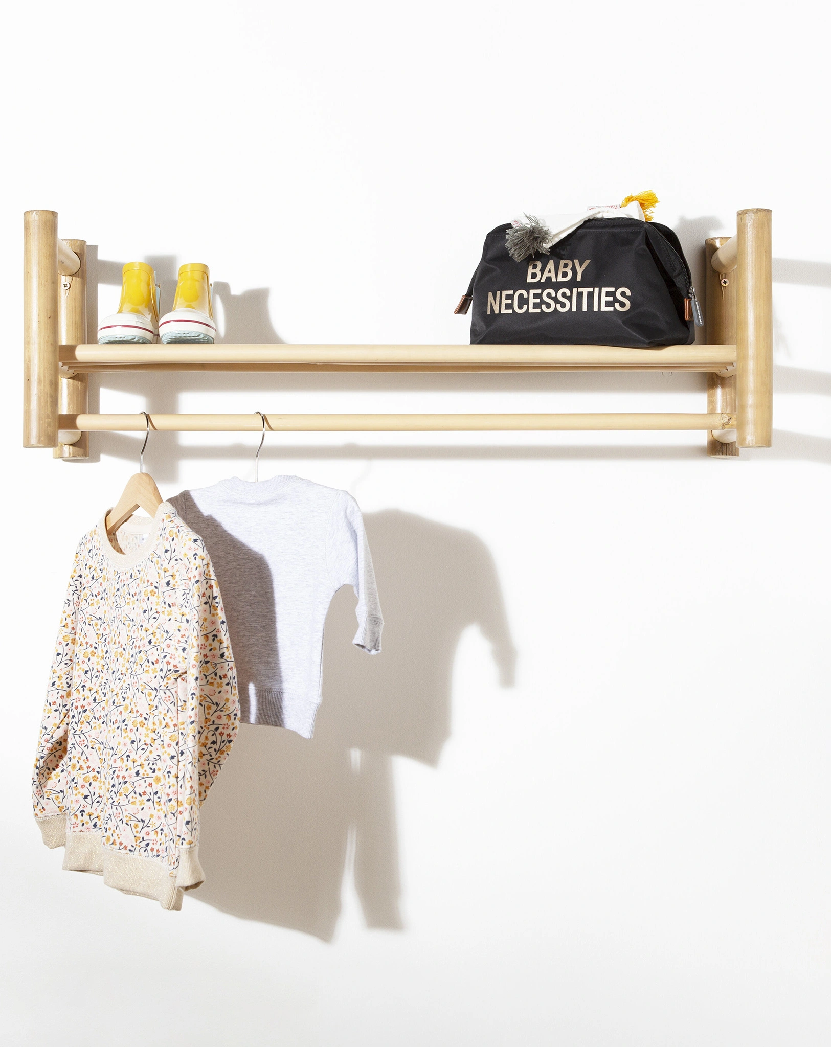 Kulturbeutel BABY NECESSITIES (27x13x15) in schwarz/gold