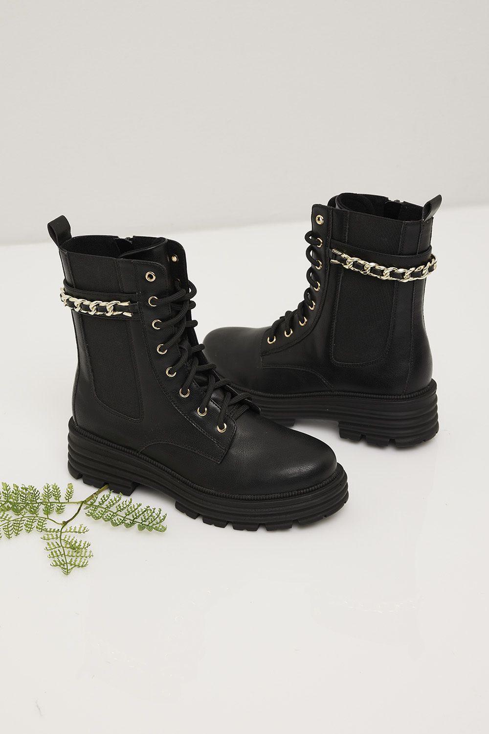 Boots med snøring og glidelås Luovette