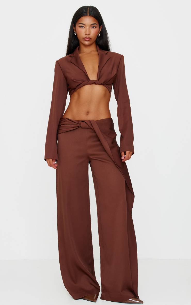 Marron Chocolat Blazer Court À Manches Longues Avec Détail Torsadé Coordonné