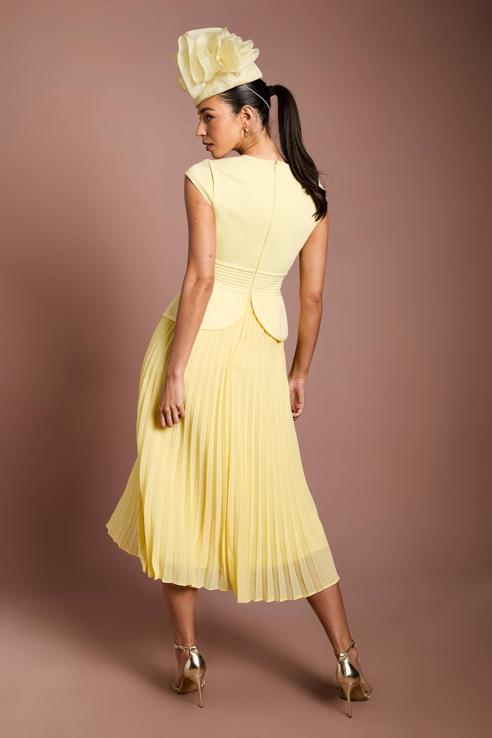 Coast Robe Midi Lisa Tan À Corsage Bandage Jupe Plissée Et Détail Nœud