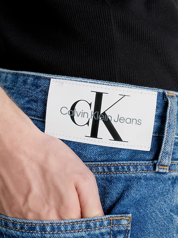 Calças jeans folgadas dos anos 90