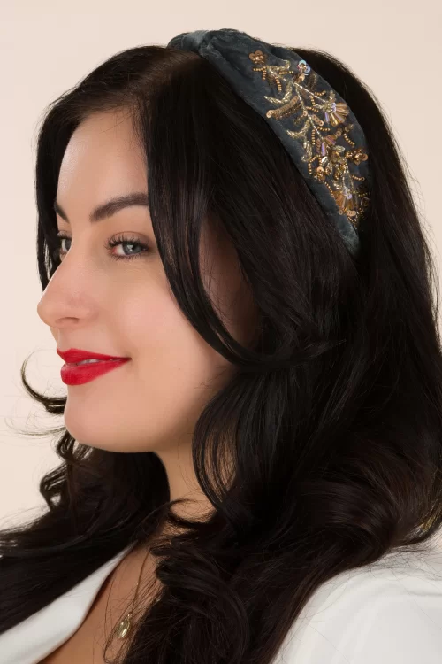 Powder Embellished Wildflower Velvet diadeem in donkergrijs