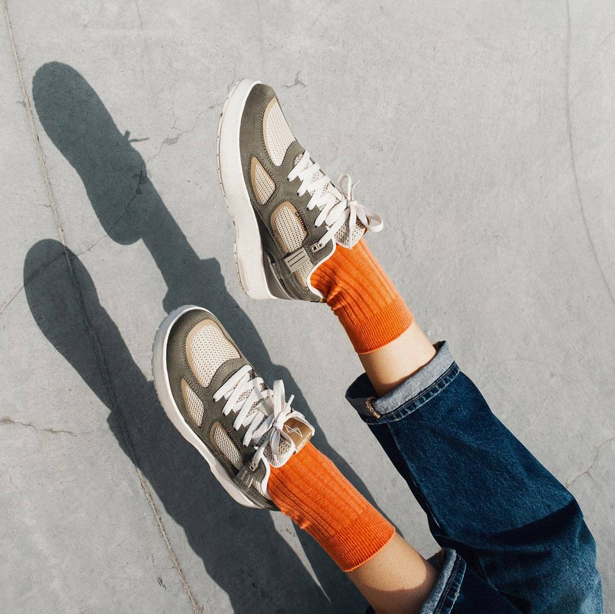 Nova Lite Klassisk retrosneaker med skinndetaljer
