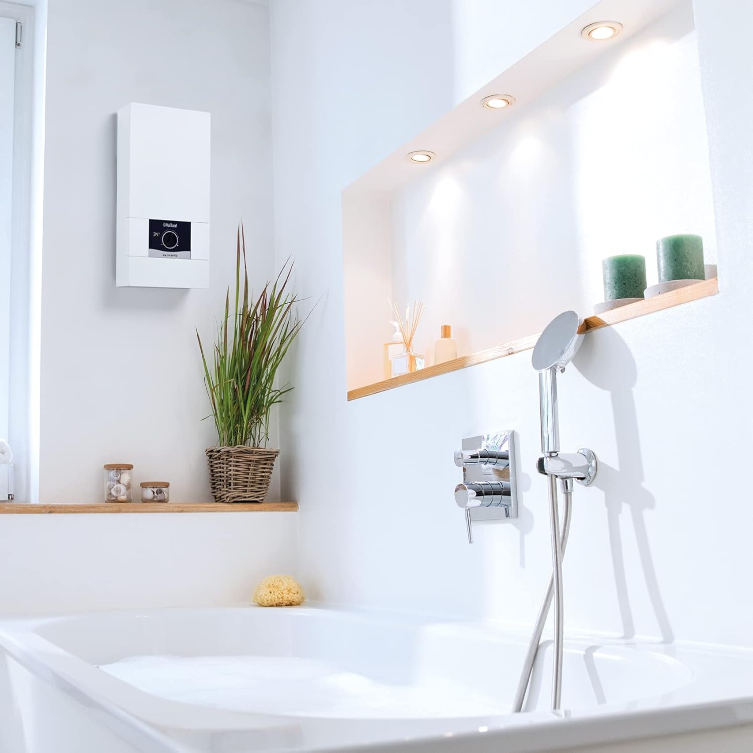 Vaillant elektronischer Durchlauferhitzer, VED E 18/8, druckfest, 18kW, 400V, gradgenaue Auslauftemperatur, stufenlos einstellbar, Digitalanzeige, 0010023777