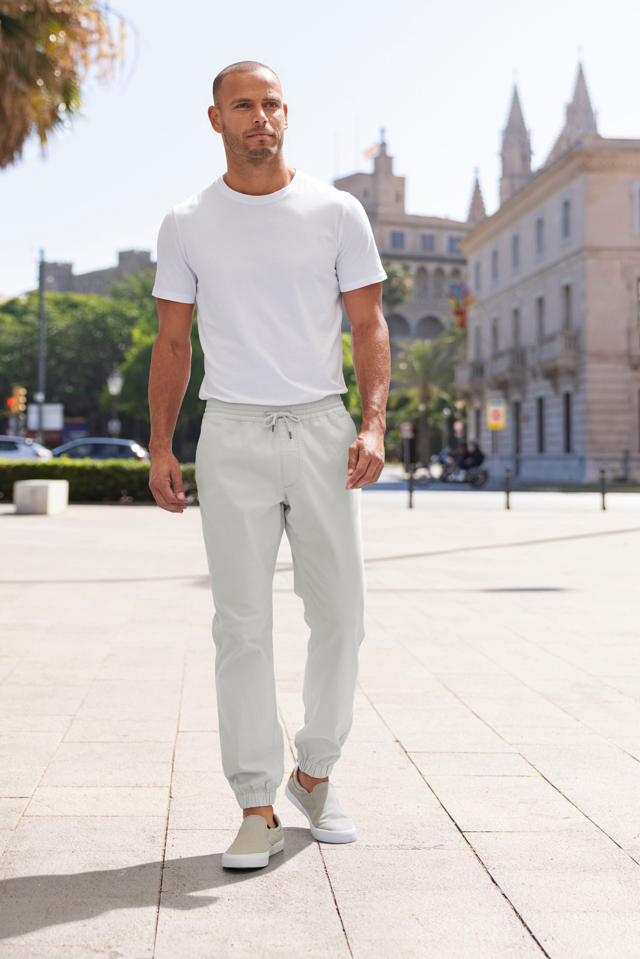 Jogger Pants in hellgrau