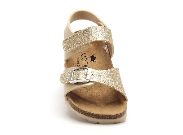 Norvik nu pieds enfant mara or
