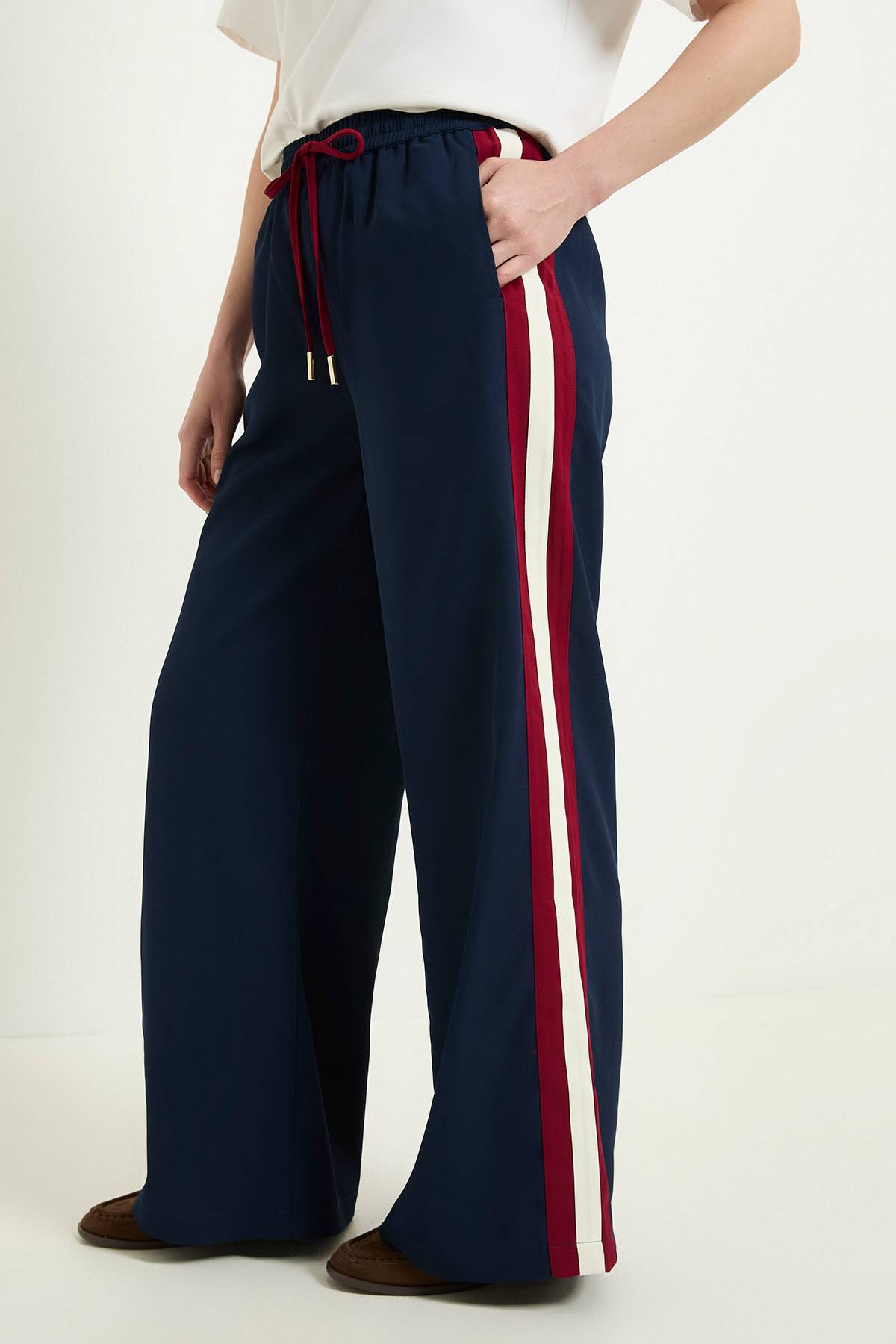 Wallis Pantalon À Cordon Avec Bande Latérale