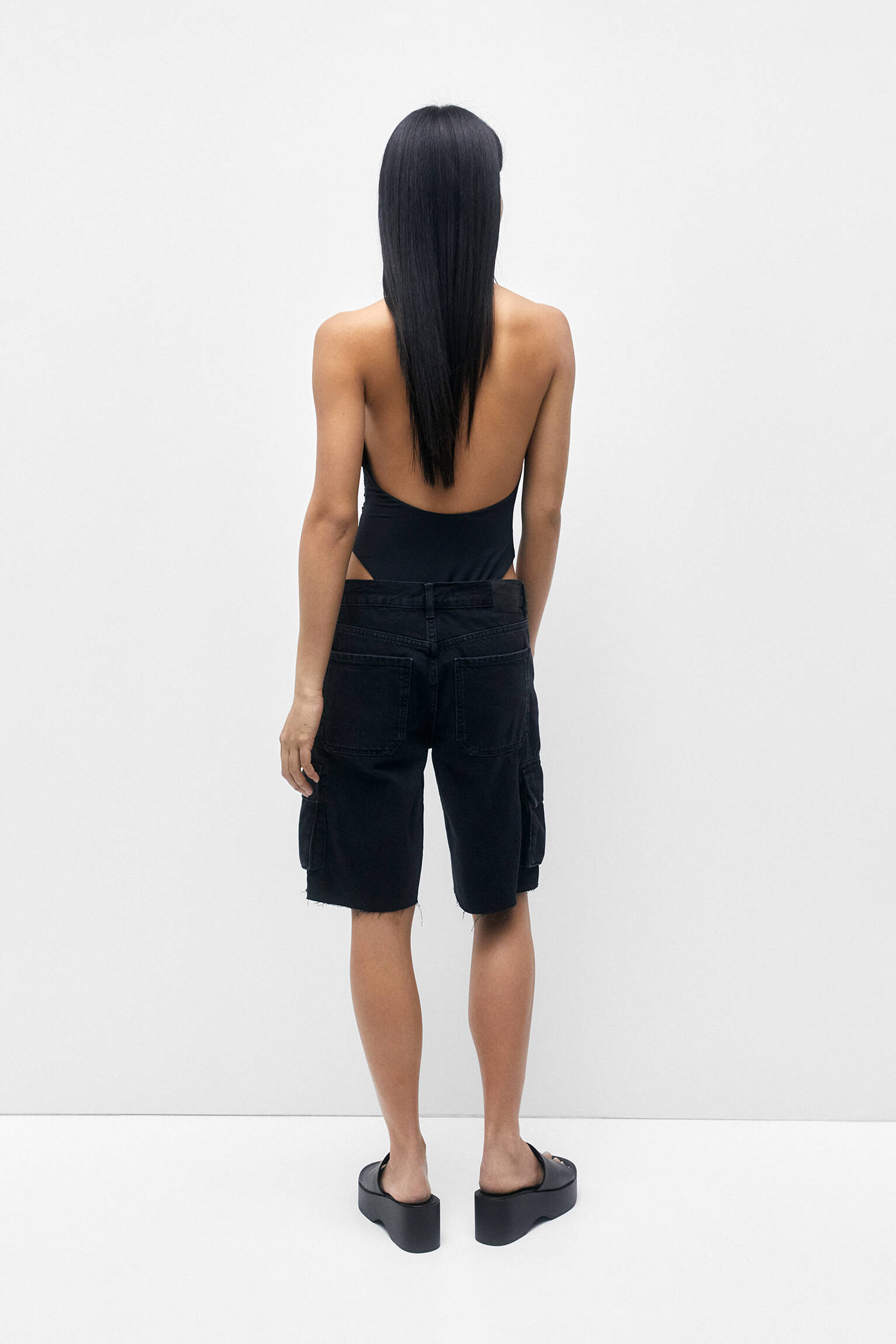 Body com decote halter drapeado - Preto