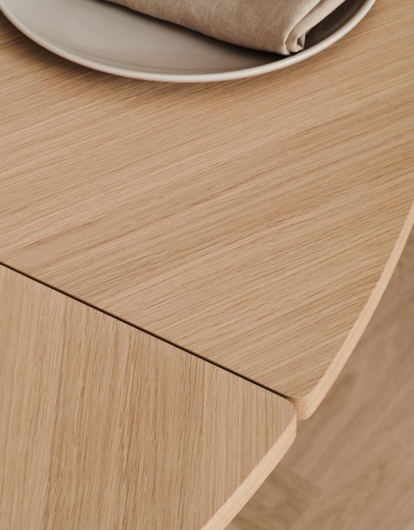 Bolia Piro eettafel Ø160 wit gepigmenteerd geolied eiken