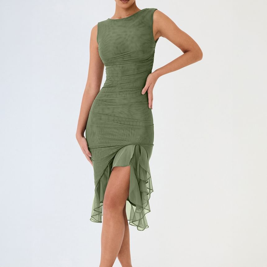 Rosesand - Mouwloze boothals, geplooide zoom en bodycon midi-jurk