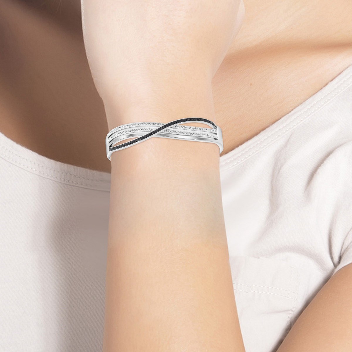 Bracelet en acier inoxydable orné de Cristaux scintillants SC Crystal