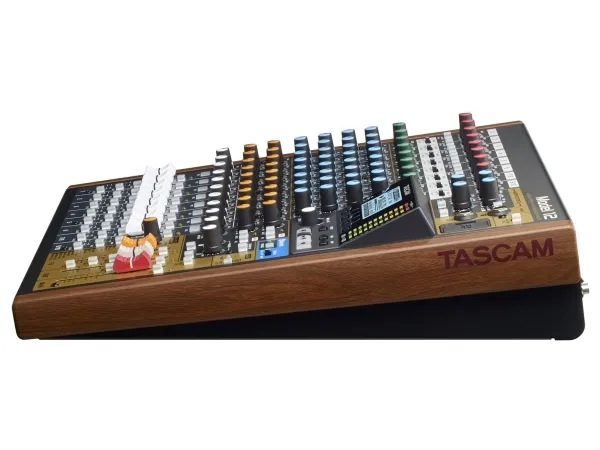 Tascam Model 12, 12 kanaler, Bluetooth, 16 W, Sort, Træ