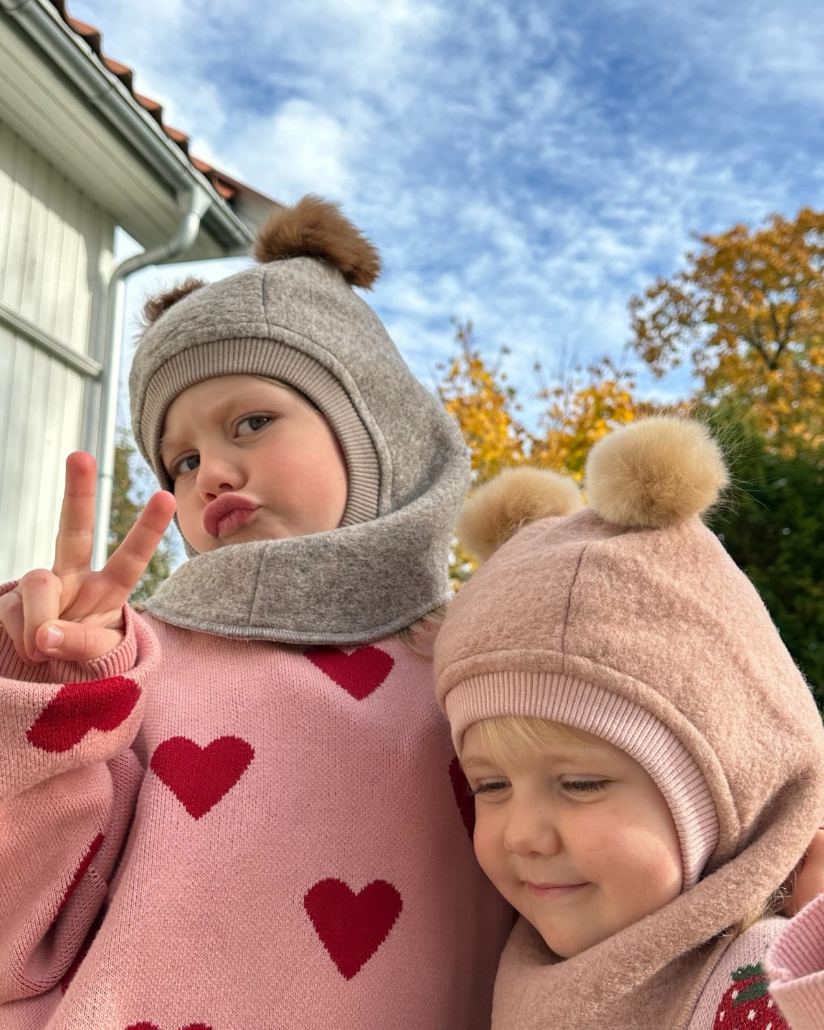 Balaclava Ull 2-Lags – Børstet Ullfleece | Alpaca Pompoms