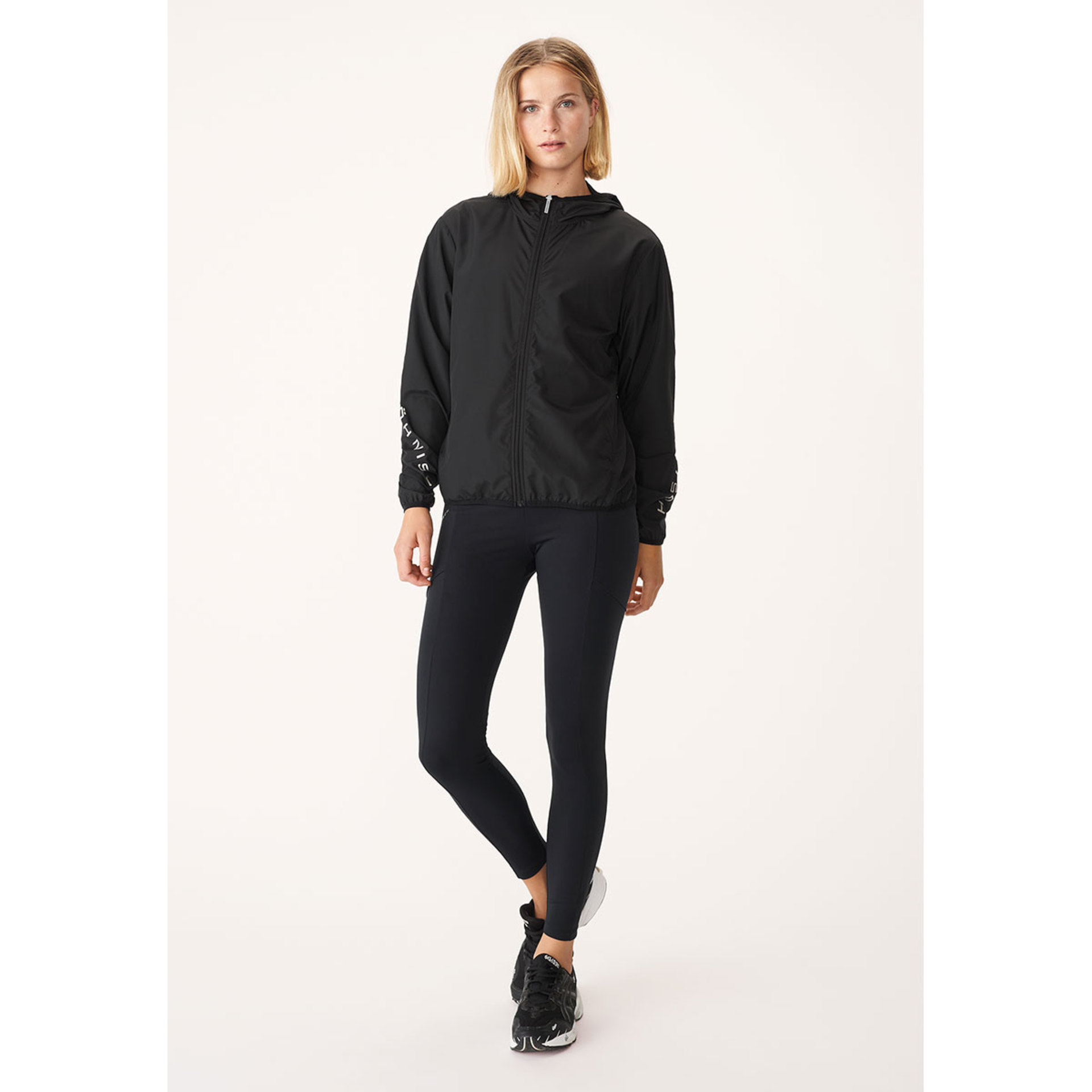 Röhnisch Printed Wind Hardloopjack Zwart Dames