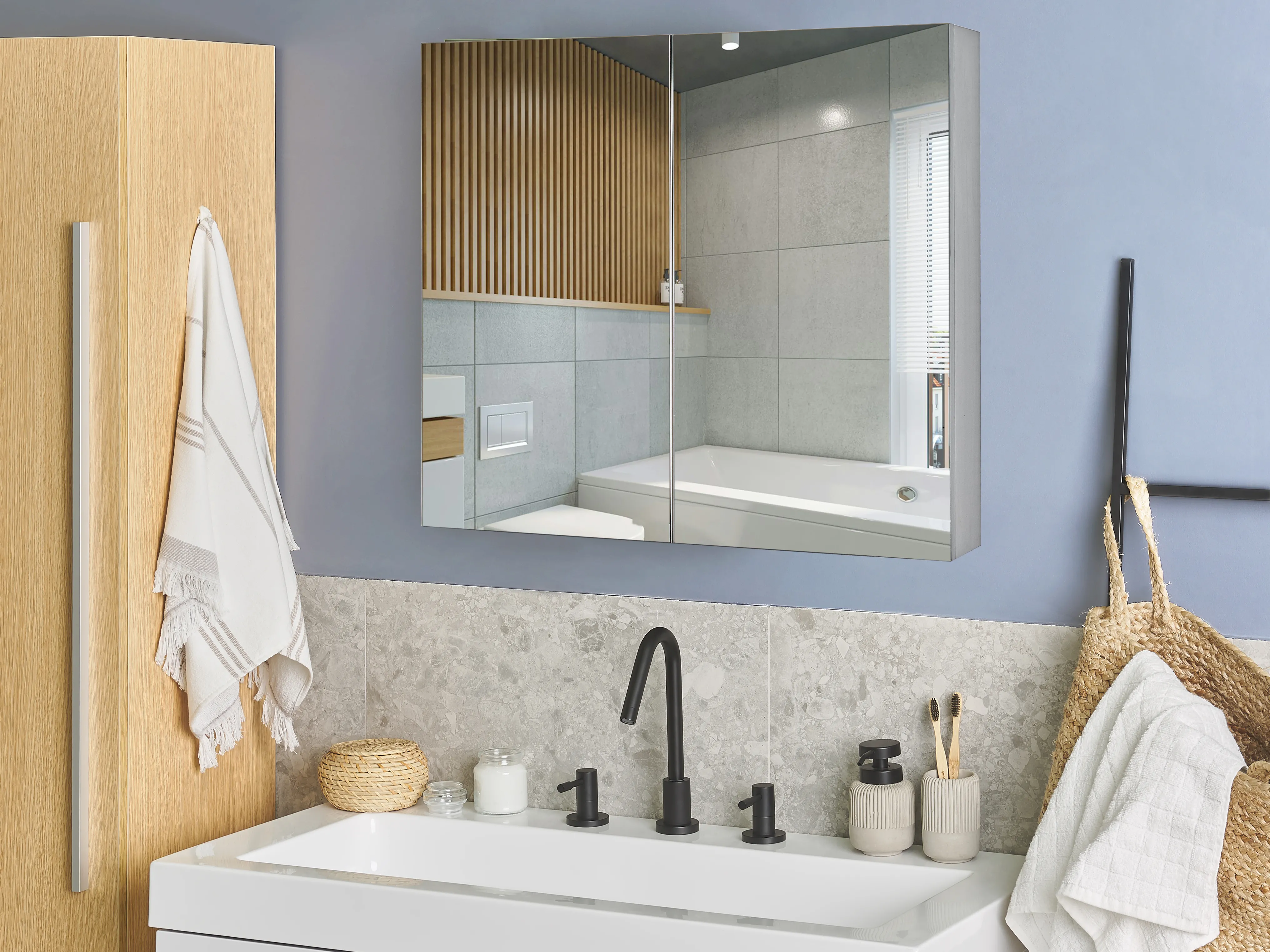 Badkamer wandkast met spiegel NAVARRA 80 cm 70 cm Zwart
