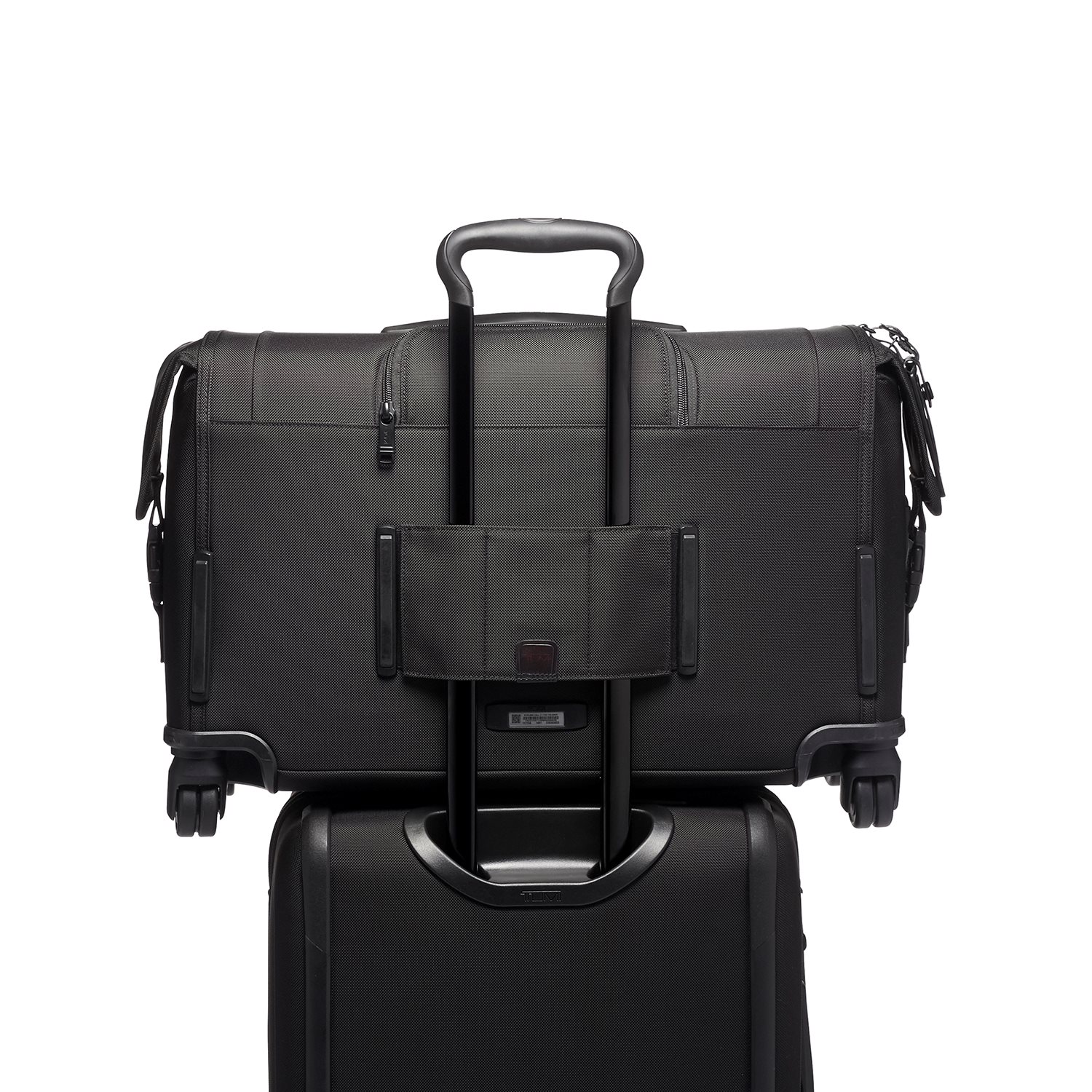 Tumi Alpha Garment 4 Wheel Carry-On black
