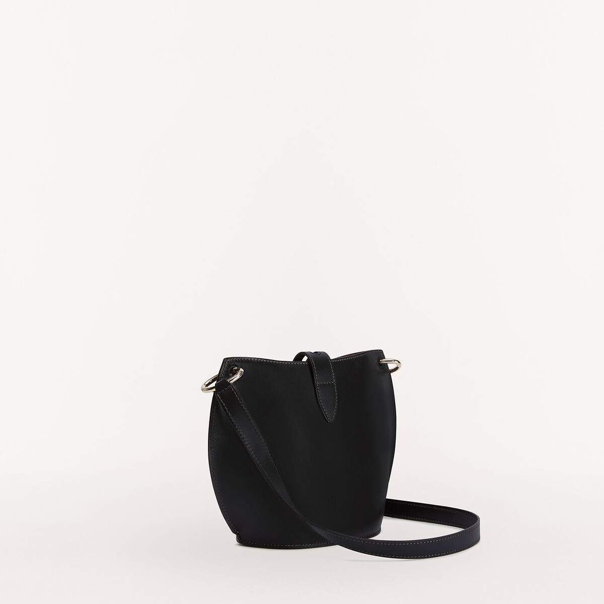 FURLA<br>Bolsa de ombro exclusiva em couro