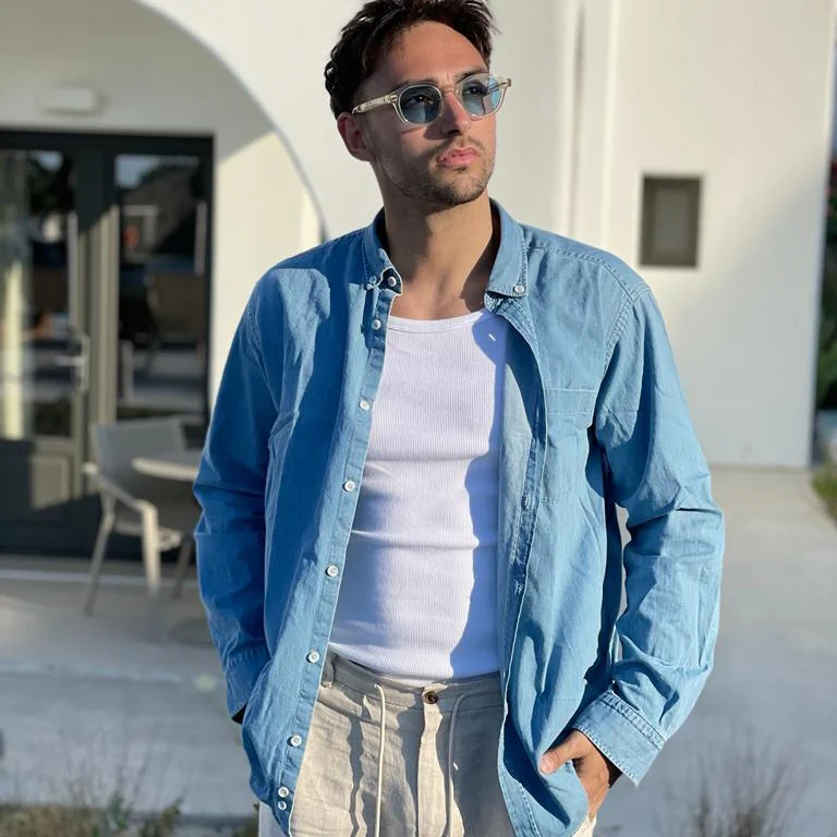 Chemise coupe classique en jean clair