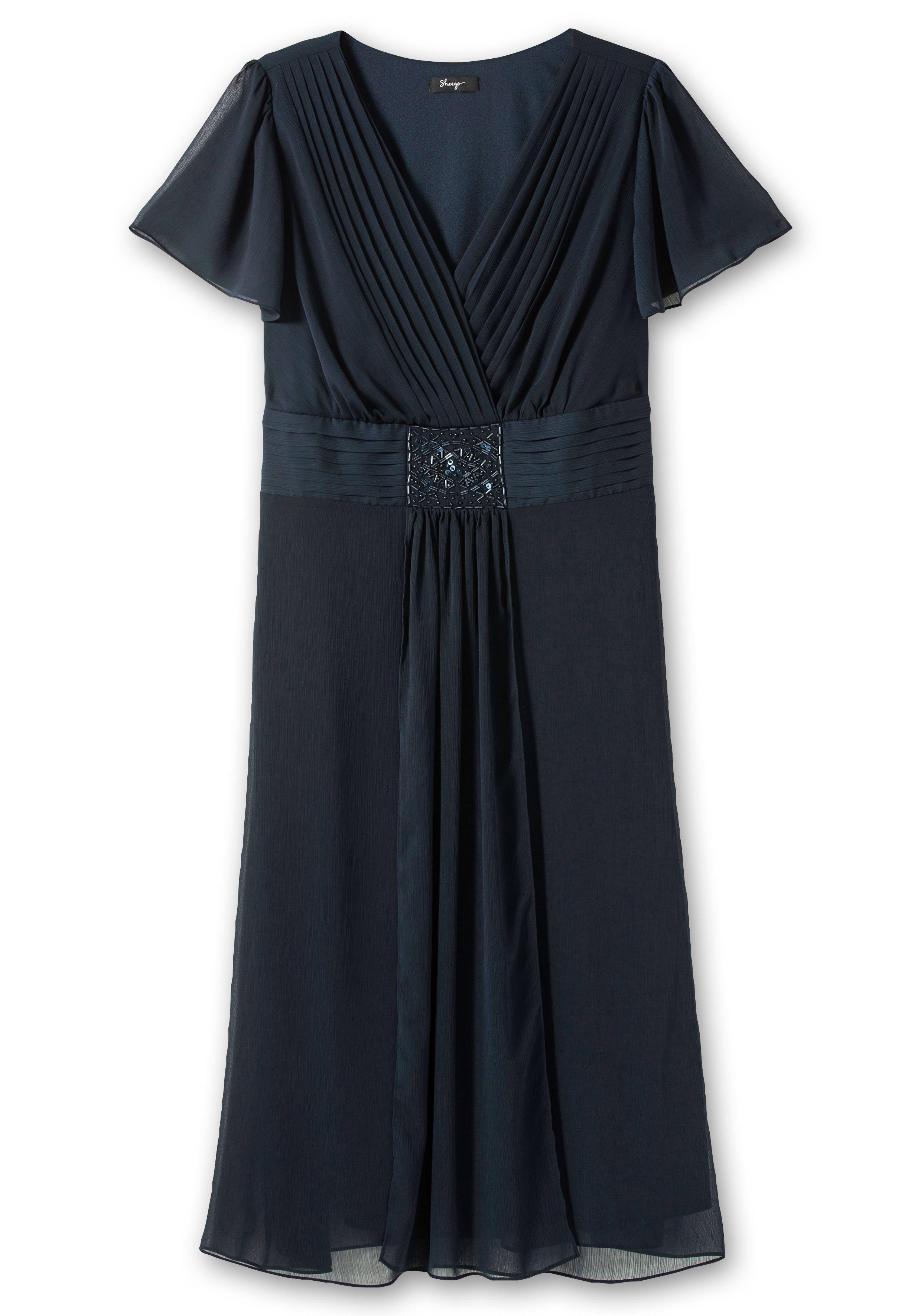Abendkleid mit Schmuckbrosche