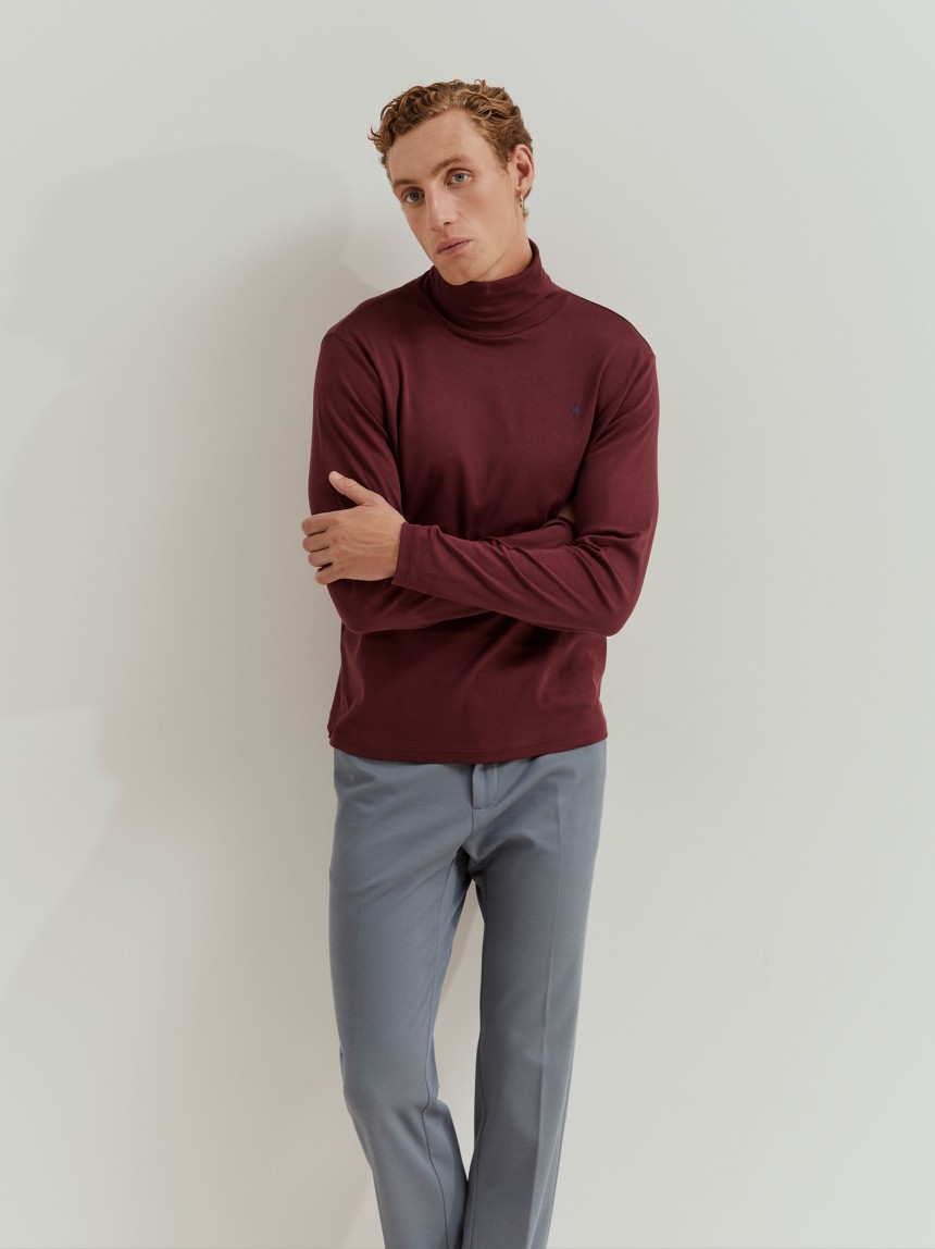 Camisola básica de gola alta em algodão