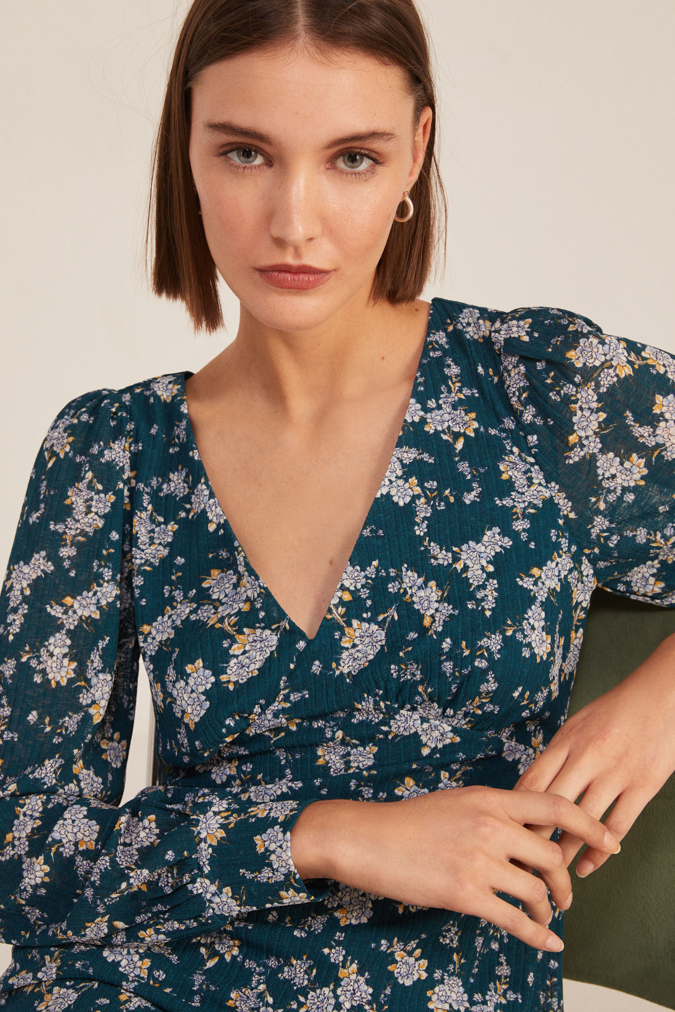 Vestido com estampa floral - preto