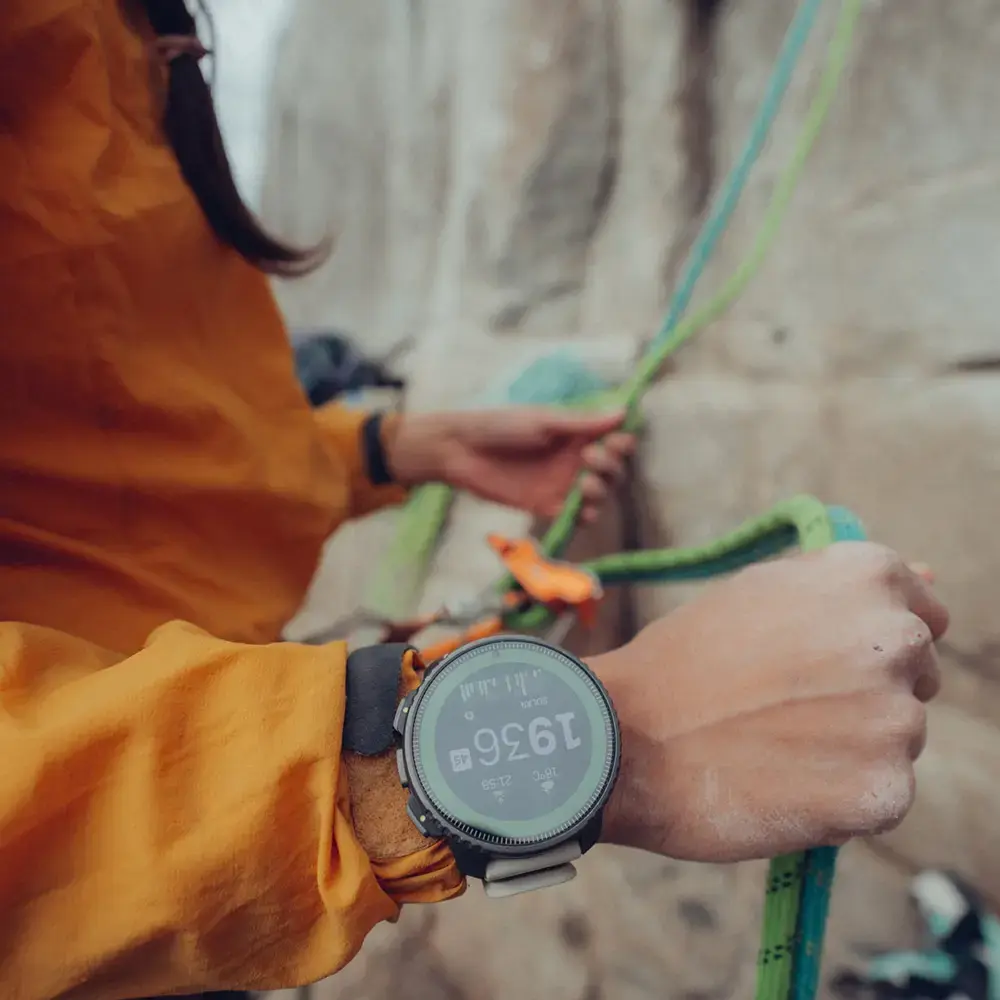 Suunto Vertical Titanium Solar GPS Sporthorloge Beige
