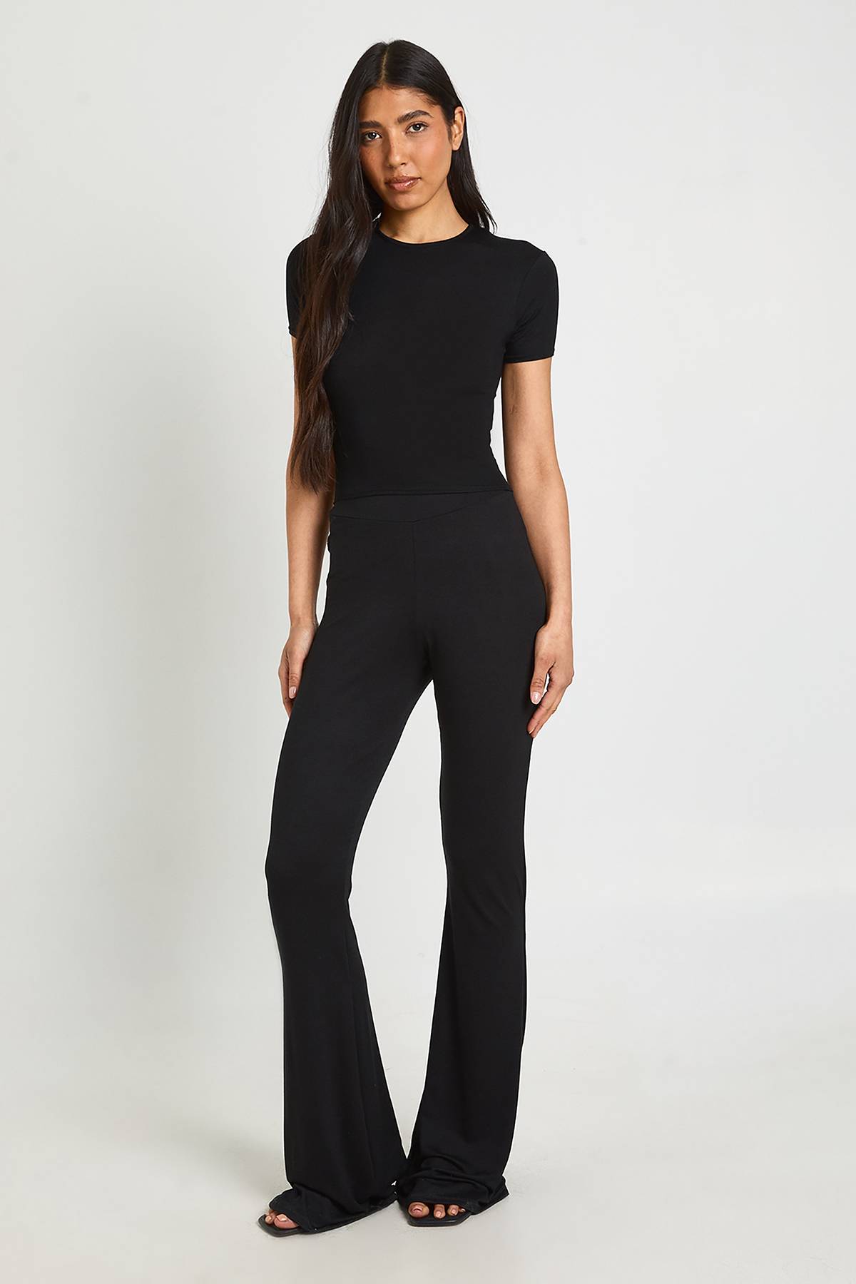 boohoo Pantalon Évasé Taille Haute Basique Coupe Tall