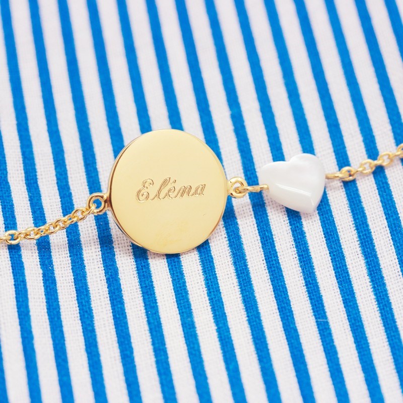 Bracelet chaine médaille nacre coeur plaqué or enfant - gravure JE T'AIME