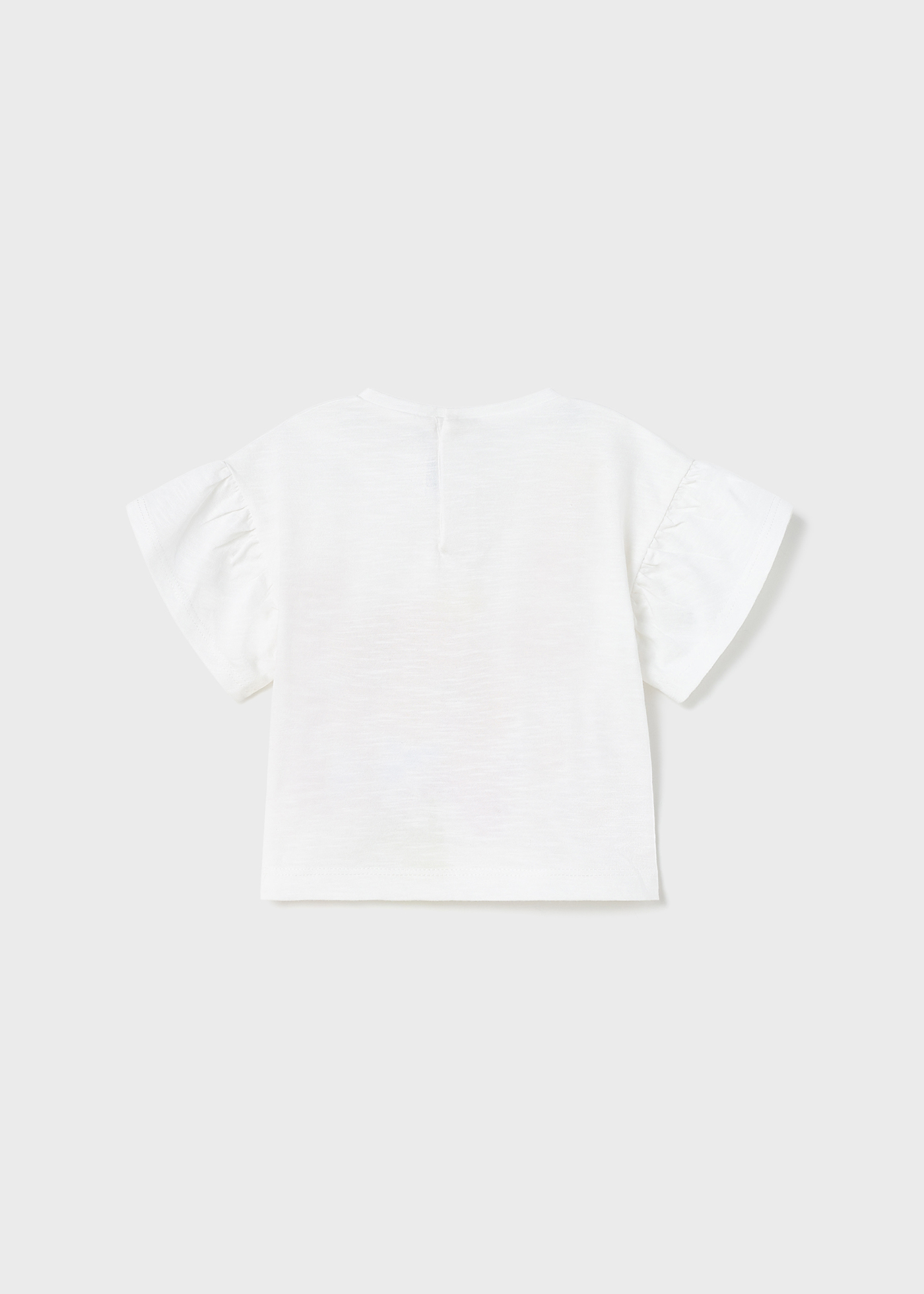 Camiseta infantil com estampa feita em algodão sustentável.